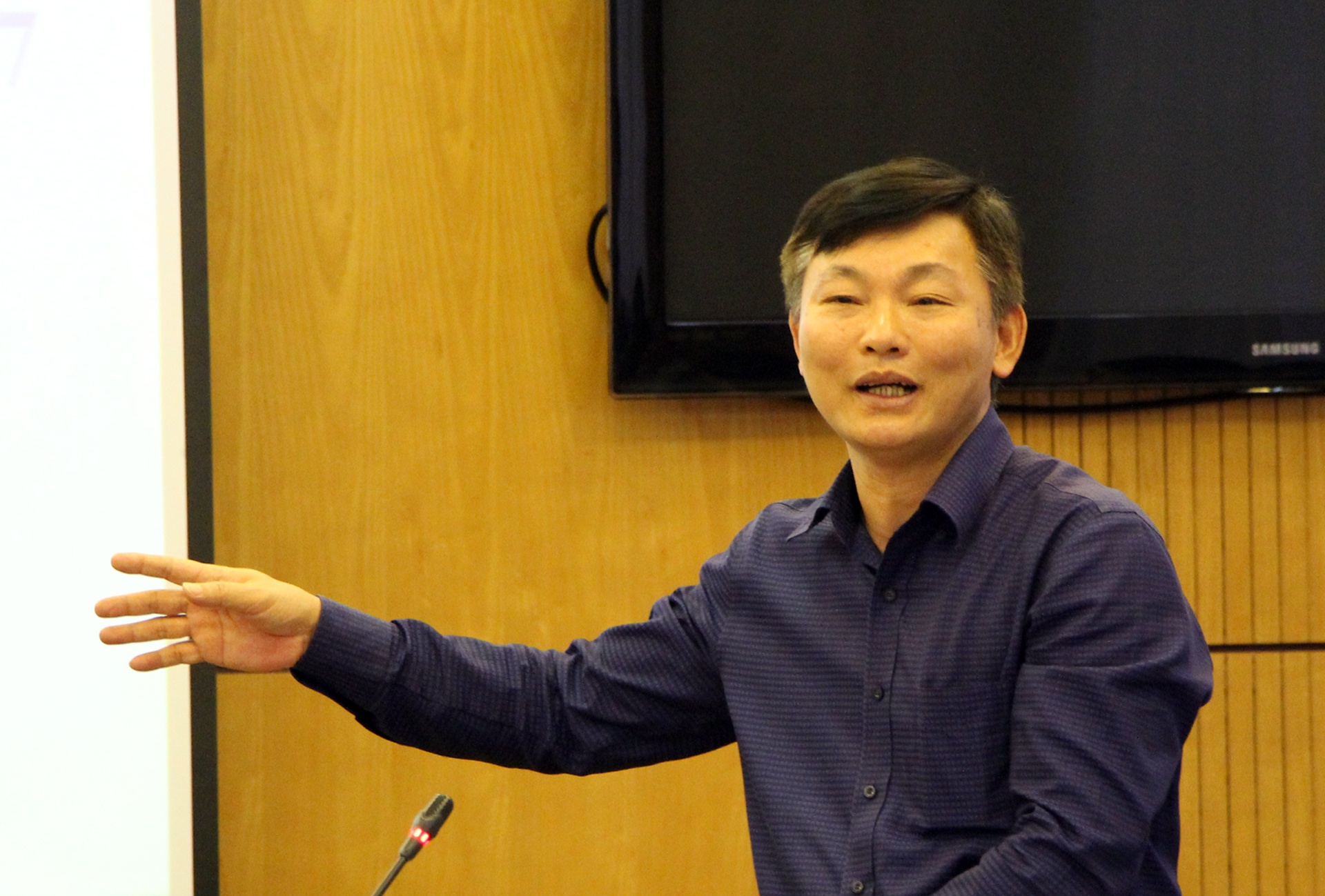 Bo Tu phap: Khong cam nguoi dan nguy trang ghi am, ghi hinh hinh anh