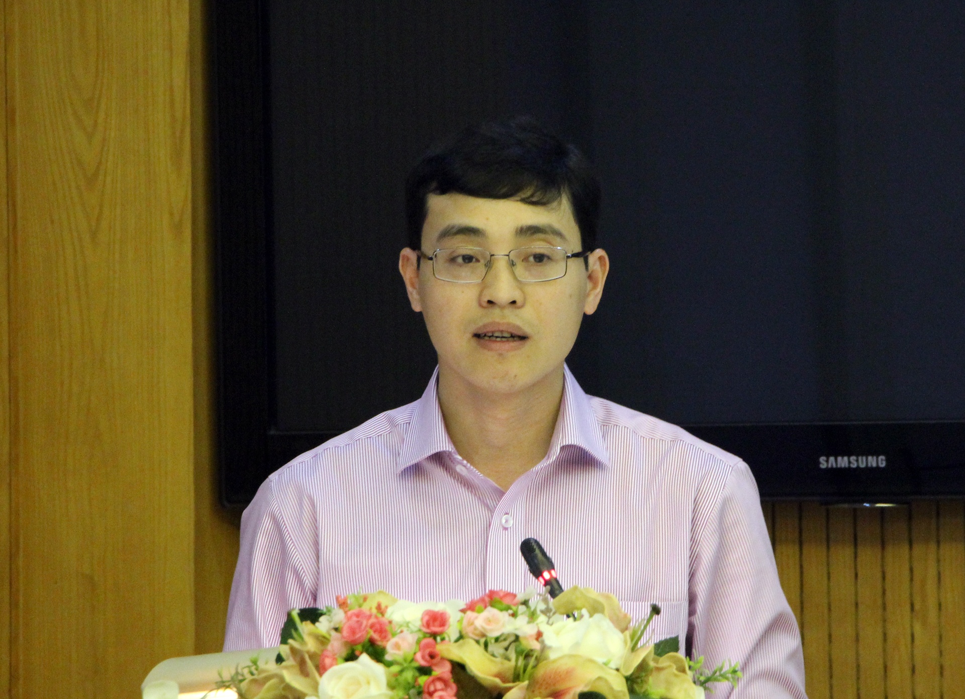 Dau gia bien so xe anh 1