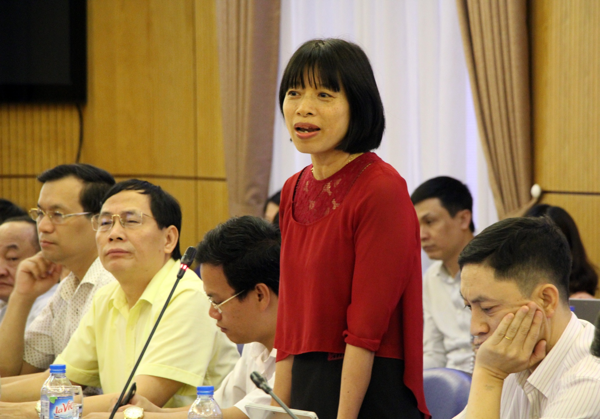 Dau gia bien so xe anh 2