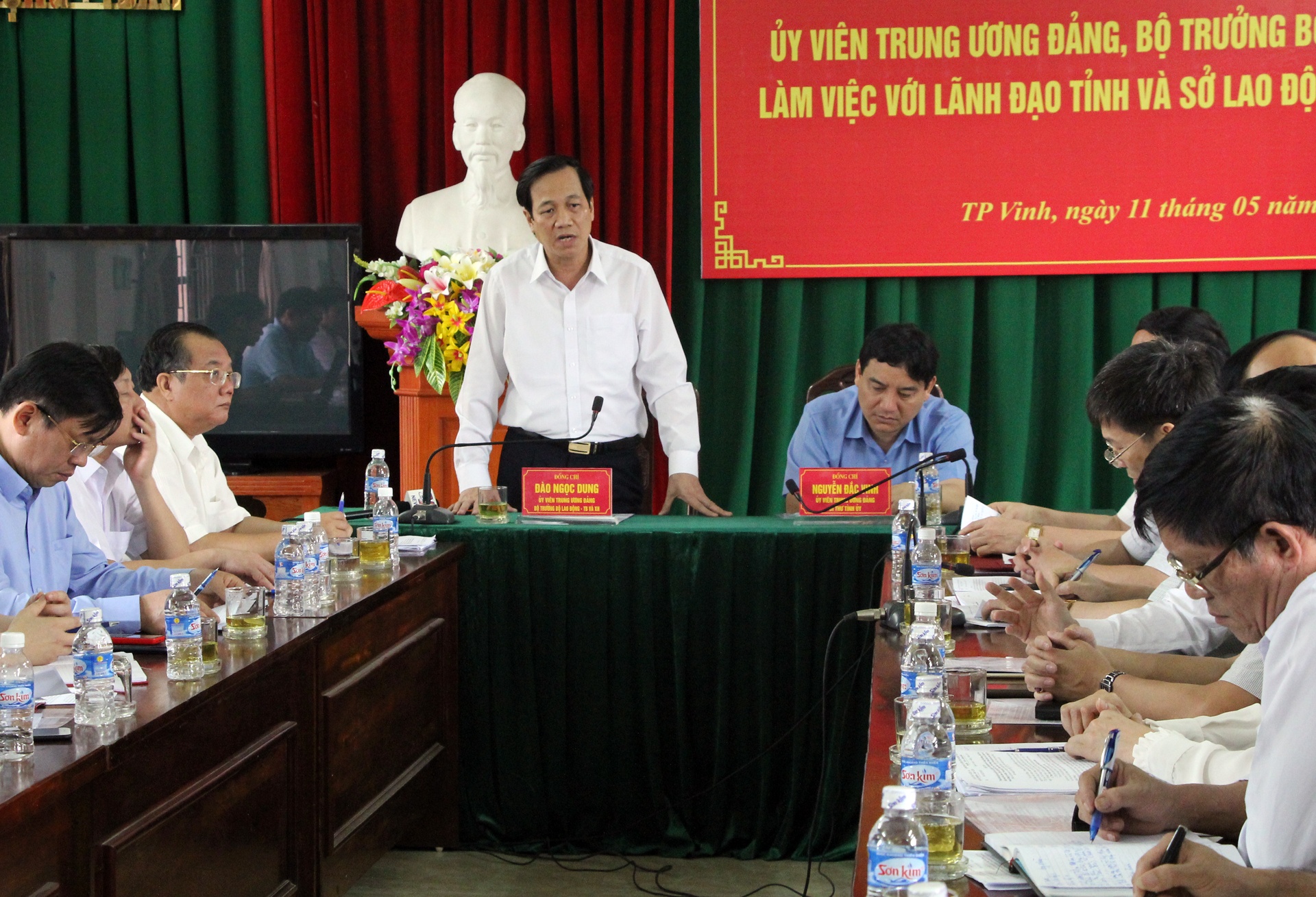 Bộ trưởng Lao động nói về thu hồi tiền chi sai ảnh 1 Bo truong Lao dong noi ve thu hoi tien chi sai anh 1