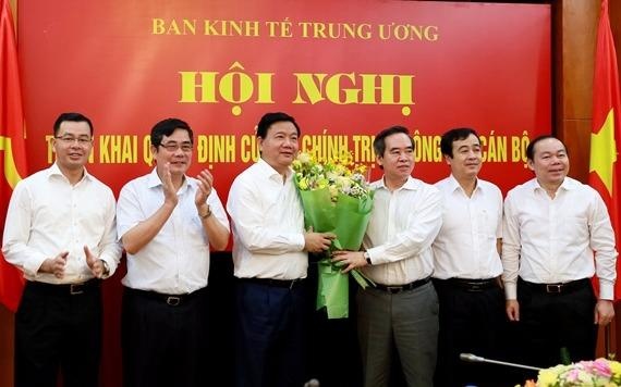 Ong Dinh La Thang nham chuc Pho ban Kinh te Trung uong hinh anh