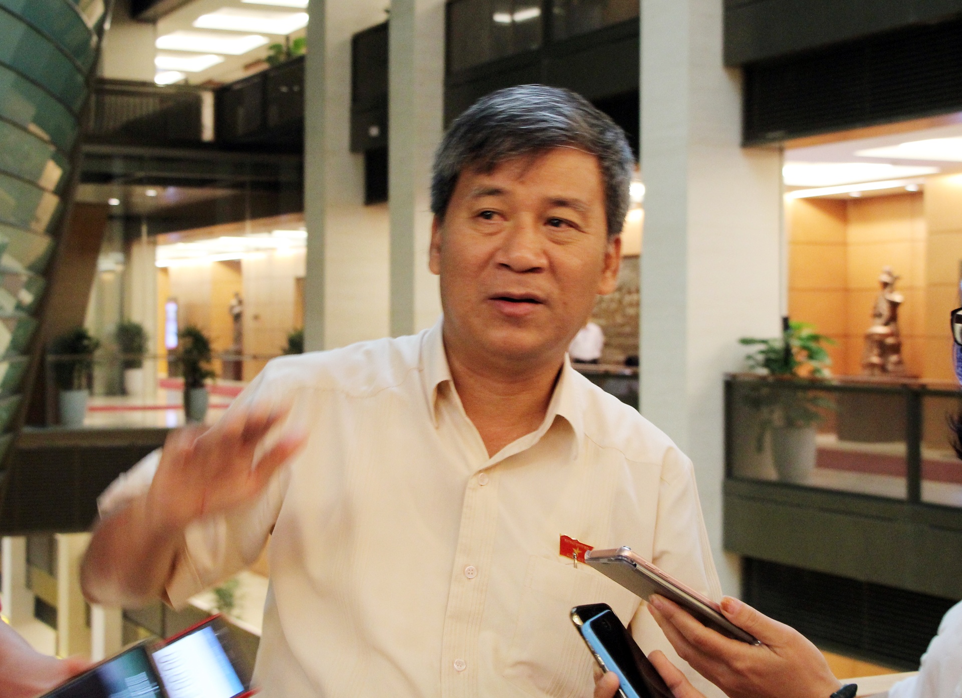 18 nguoi soc phan ve o Hoa Binh anh 1