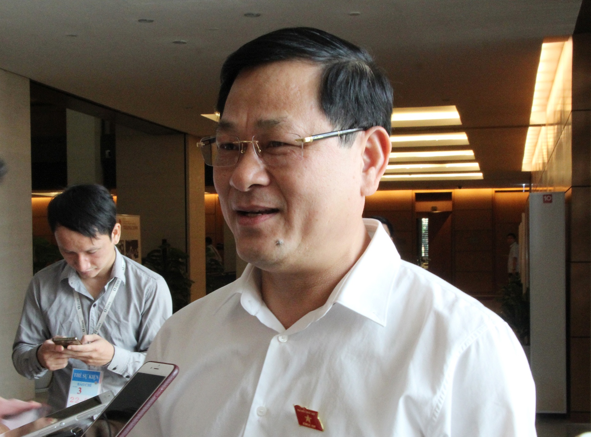 Dai bieu Nguyen Huu Cau noi ve de xuat bi thu, chu tich duoc canh ve hinh anh