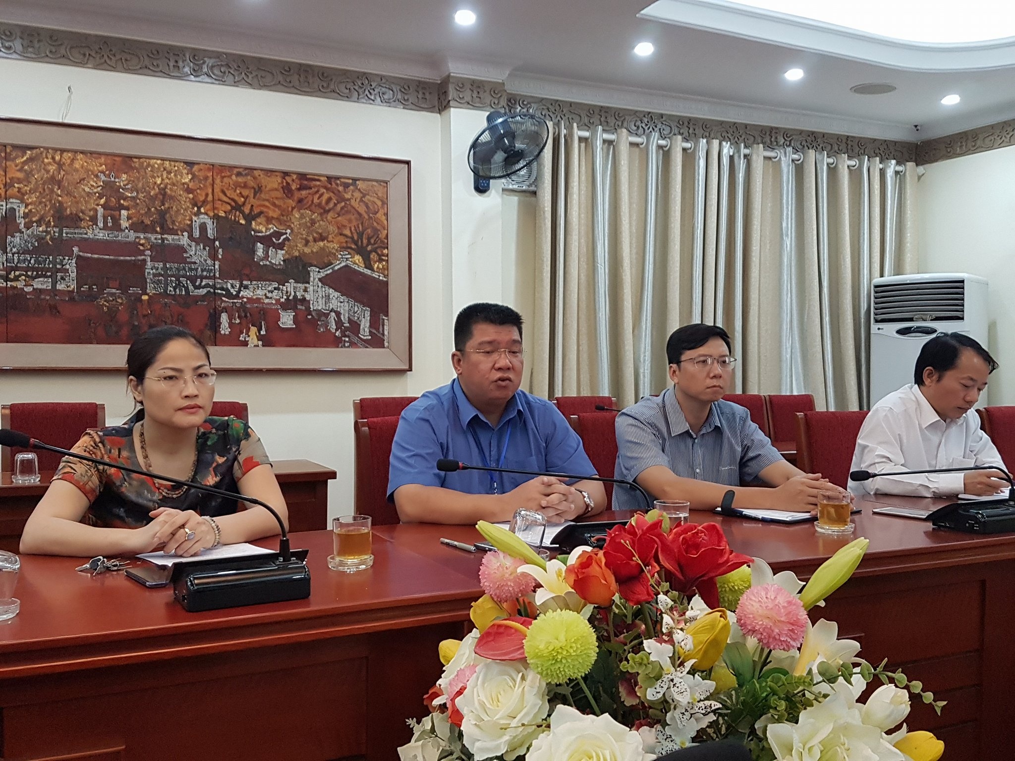 Dan bi hanh khi xin giay chung tu anh 2