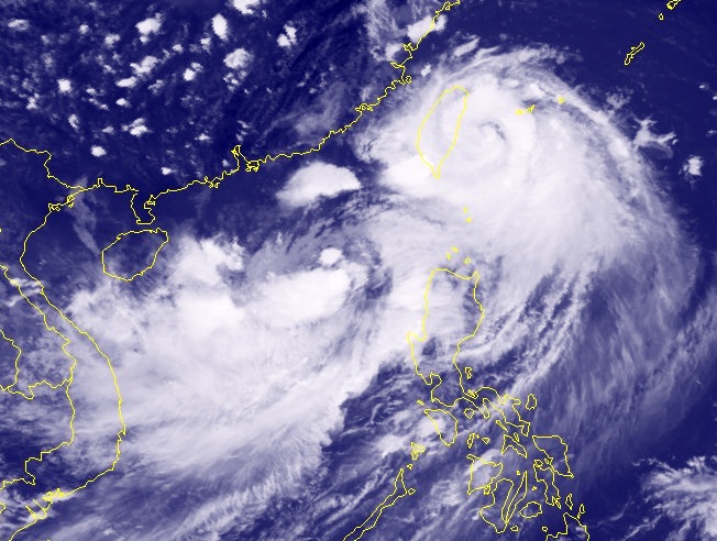 Bao so 5 xuat hien tren Bien Dong, nang nong o mien Bac hinh anh