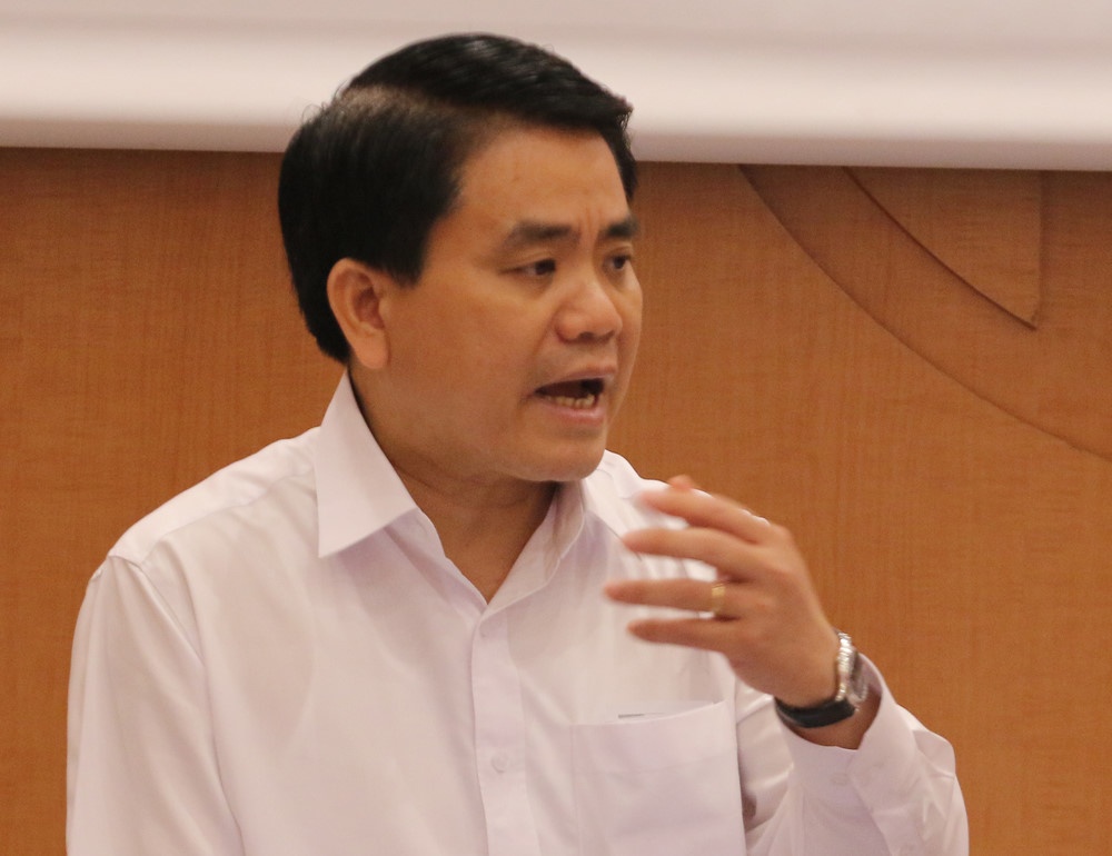 Dân bị hành khi xin giấy báo tử ở Văn Miếu ảnh 1 Dan bi hanh khi xin giay bao tu o Van Mieu anh 1