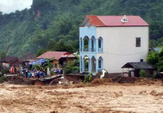 Thu tuong cu doan cong tac len Mu Cang Chai khac phuc hau qua lu quet hinh anh