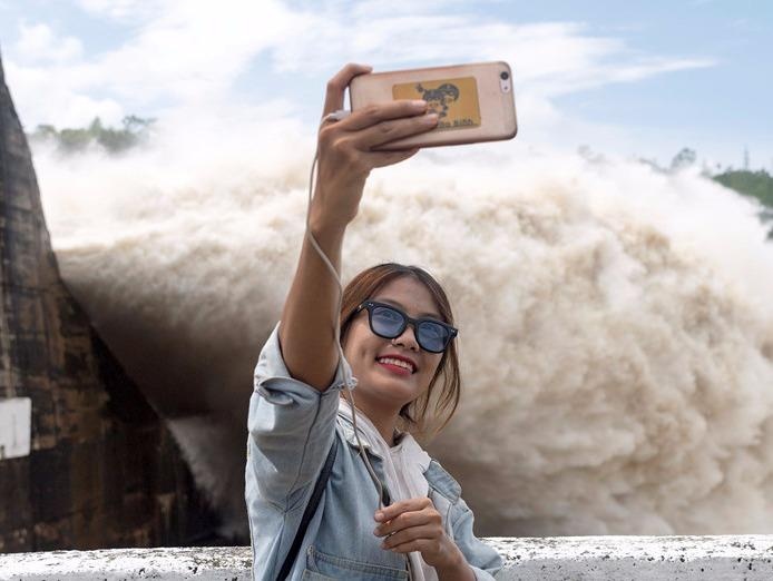 Thuy dien Hoa Binh tiep tuc xa lu hinh anh