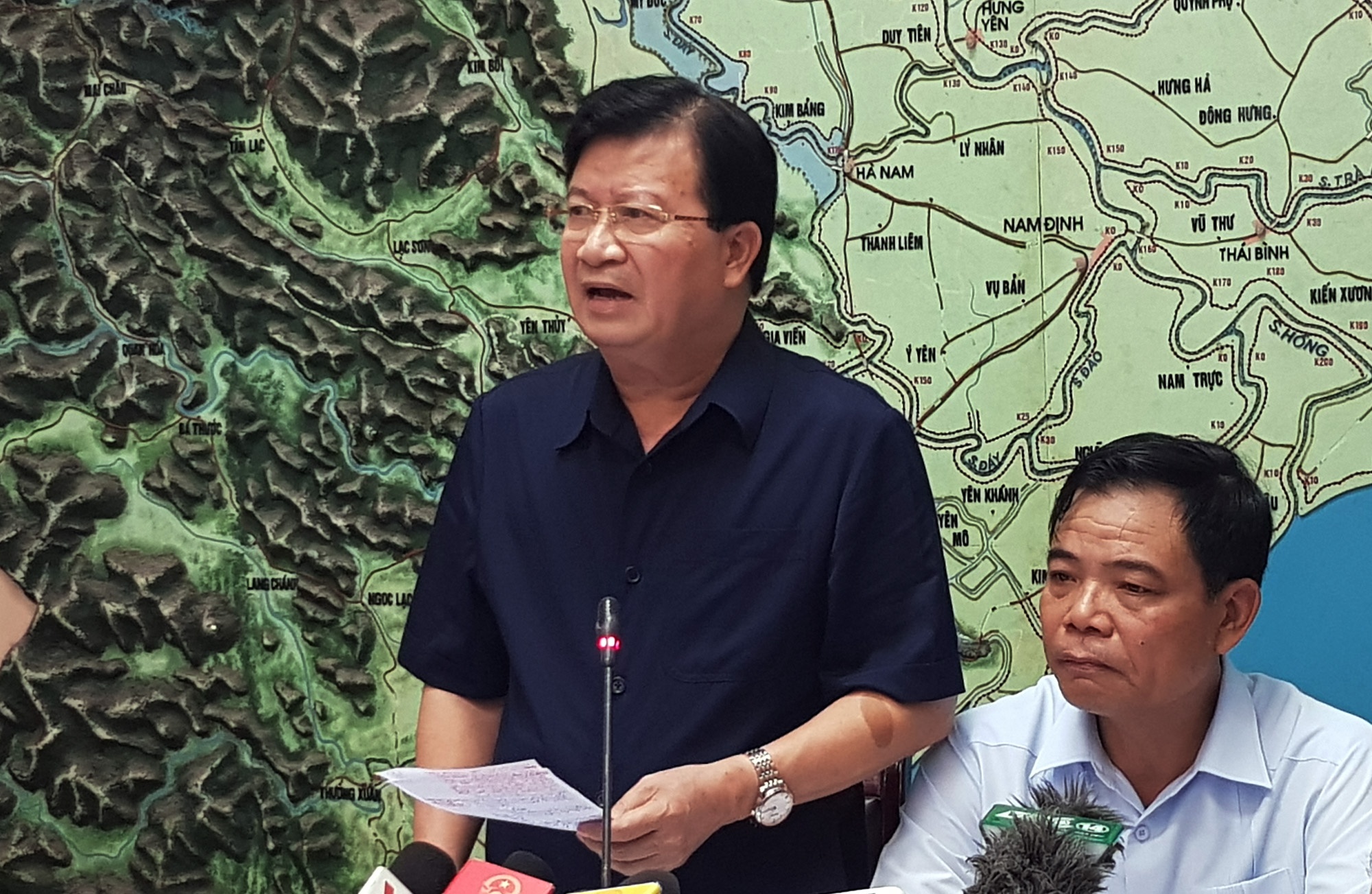 Pho thu tuong: So tan khan cap nguoi dan khoi vung lu nguy hiem hinh anh
