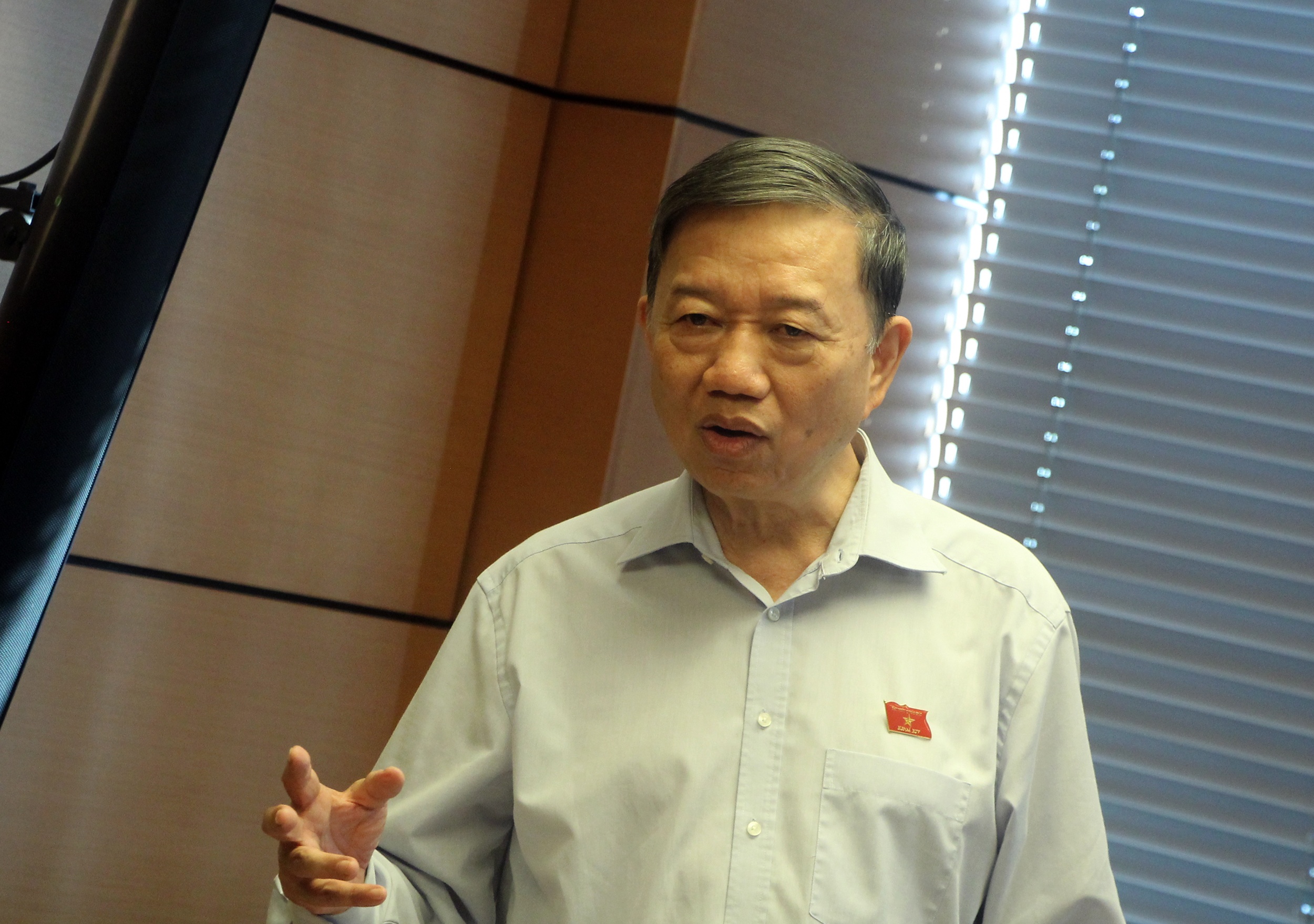 Bo truong Cong an To Lam noi ve an ninh mang hinh anh