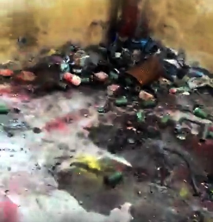 500 hoc sinh,  giao vien so tan vi mui khi la anh 2