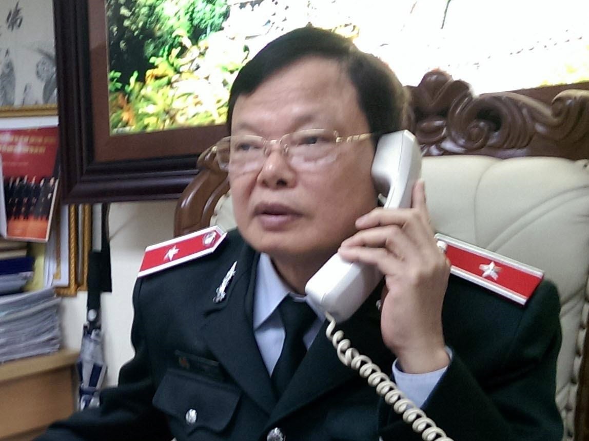 Mo 3 duong day nong tiep nhan to cao tang qua Tet hinh anh