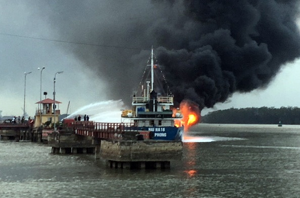 Thu tuong yeu cau bao dam an toan cho nguoi dan trong vu chay tau dau hinh anh