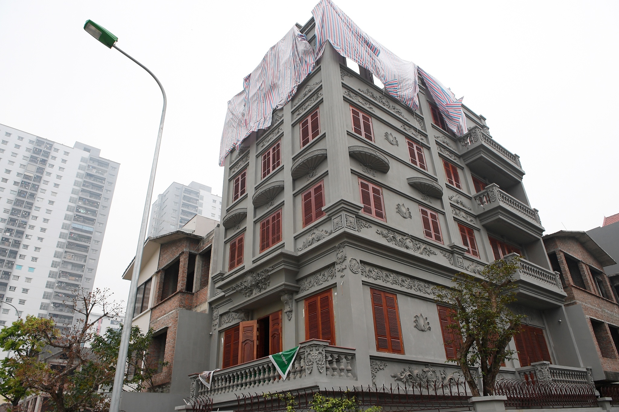 Biet thu sai phep cua tuong Nguyen Thanh Hoa anh 8