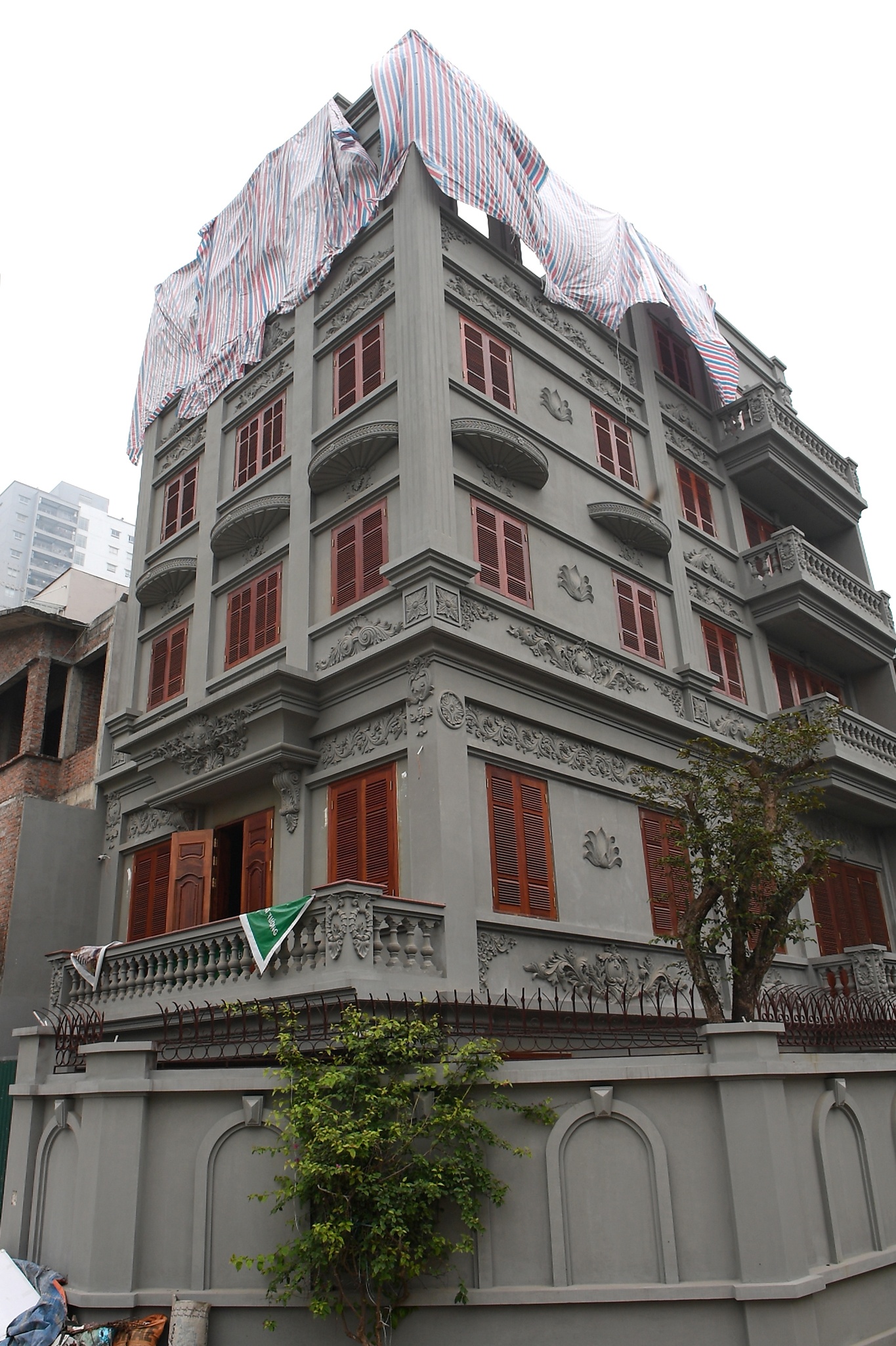 Biet thu sai phep cua tuong Nguyen Thanh Hoa anh 9