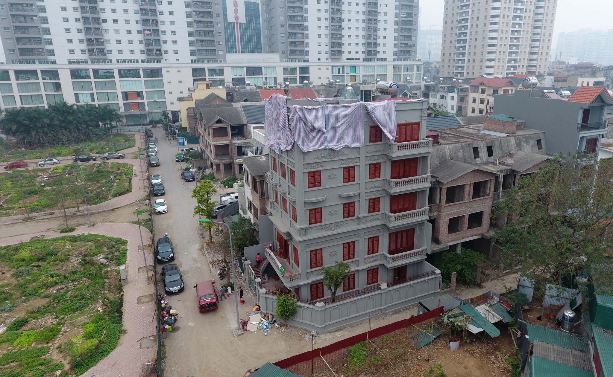 Biet thu sai phep cua tuong Nguyen Thanh Hoa anh 2