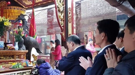 Cách chức giám đốc đi lễ đầu năm ảnh 1 Cach chuc giam doc di le dau nam anh 1