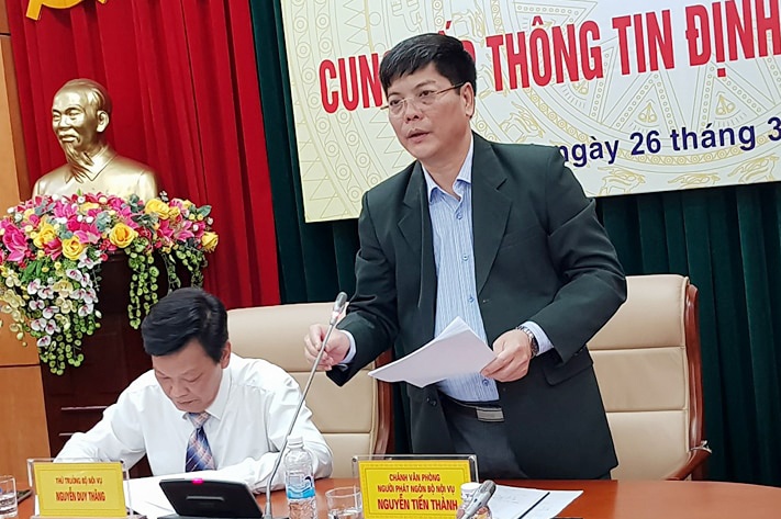 Bo Noi vu de nghi lam ro dau hieu tieu cuc vu 500 giao vien mat viec hinh anh