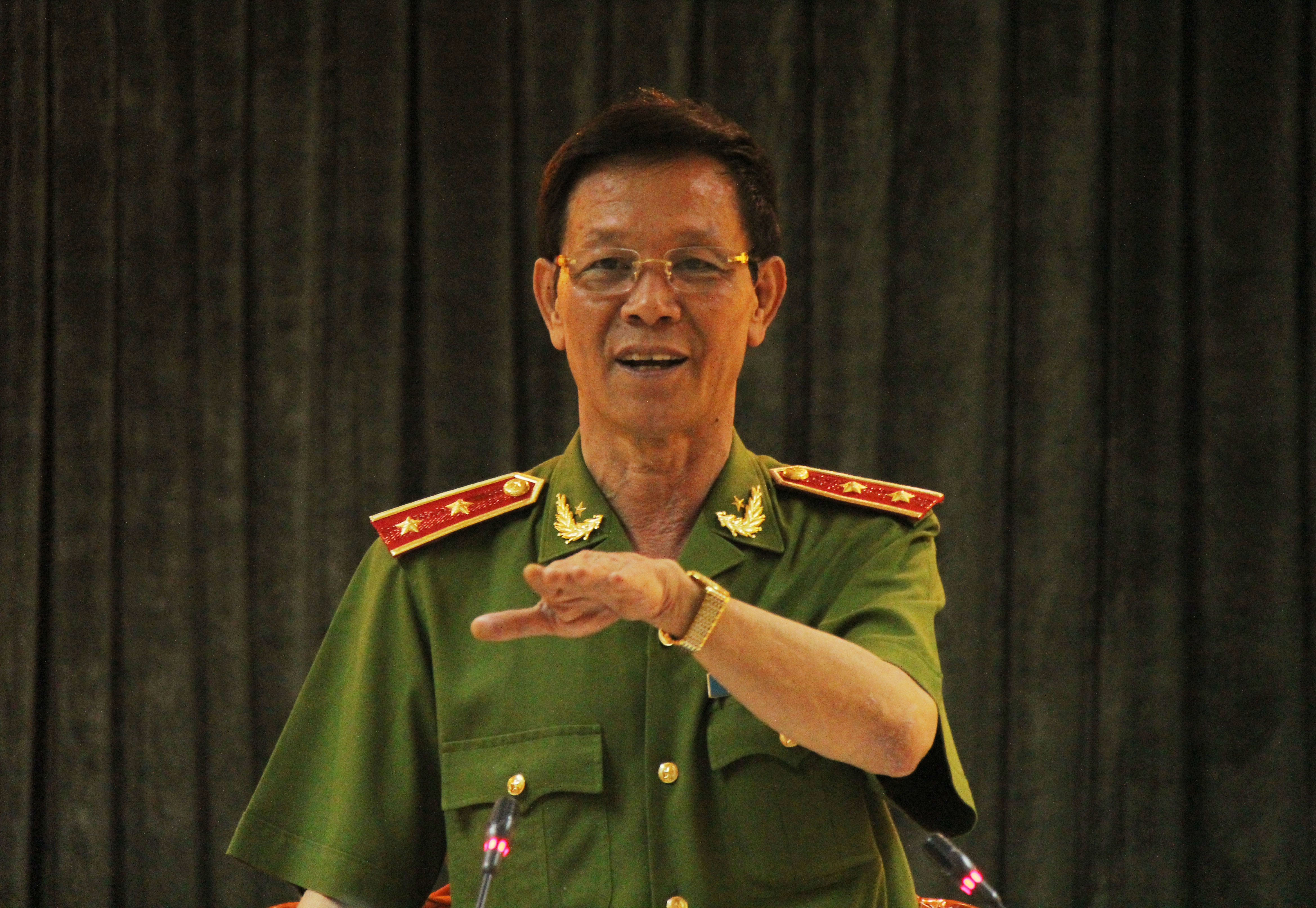 Ong Phan Van Vinh tung lam truong ban chuyen an nao? hinh anh