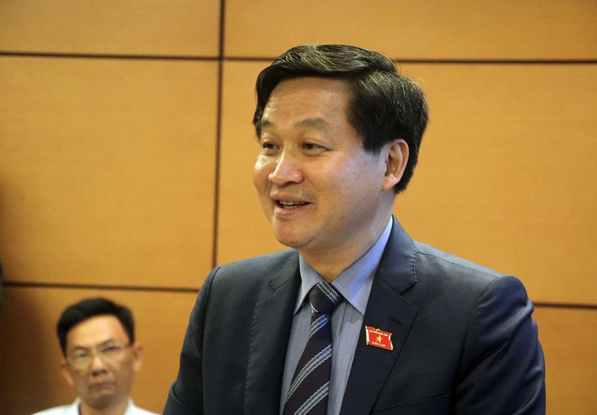 Xu ly tai san bat minh cua can bo anh 1