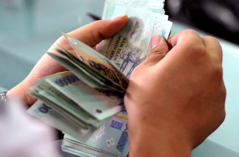 Khoi to nu kiem sat vien nhan hoi lo cua vo bi can hinh anh
