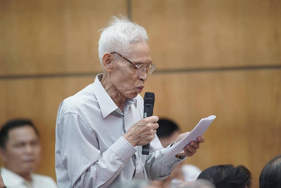 Tong Bi thu tiep xuc cu tri Ha Noi anh 2