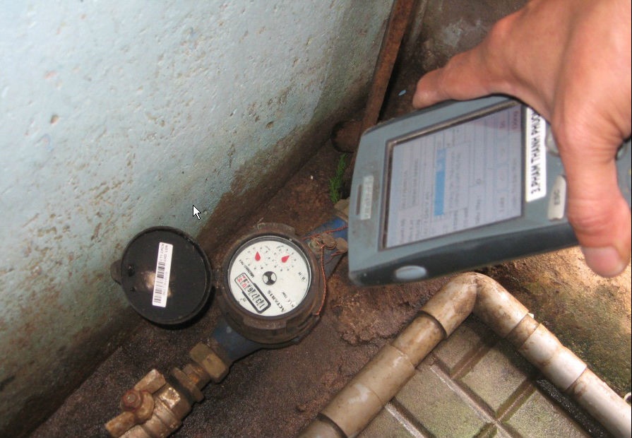 Tien nuoc tang 800%, dan chung cu o Ha Noi hot hoang hinh anh