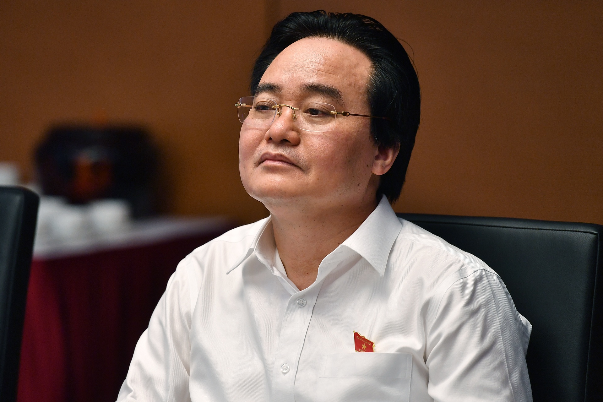 Bo truong Giao duc noi ve vu co giao bop mat, tat tre khi cho an hinh anh