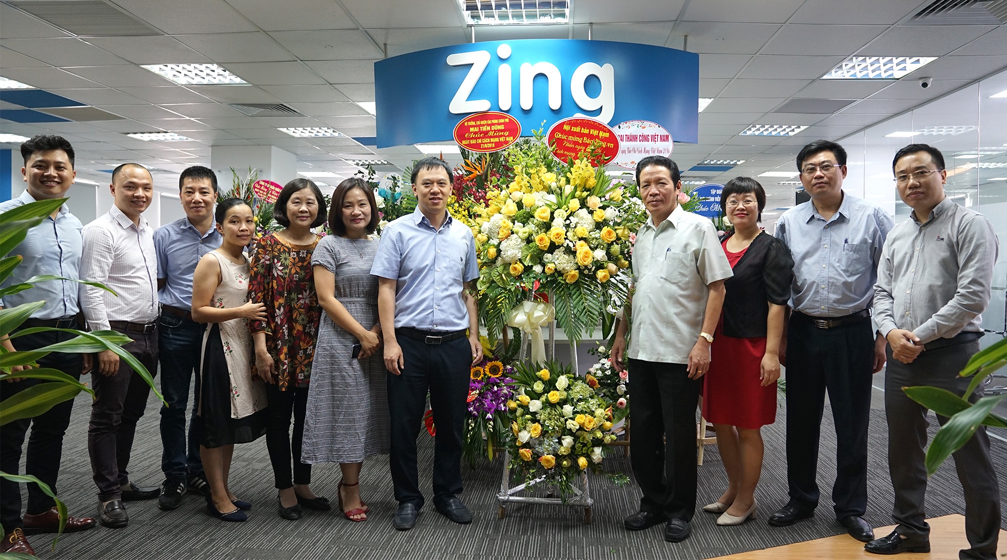 Chủ tịch Hội Xuất bản chúc mừng 21/6 ảnh 1 Chu tich Hoi Xuat ban chuc mung 21/6 anh 1