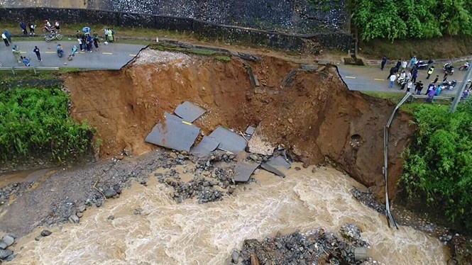 Thủy điện Lai Châu xả lũ ảnh 1 Thuy dien Lai Chau xa lu anh 1