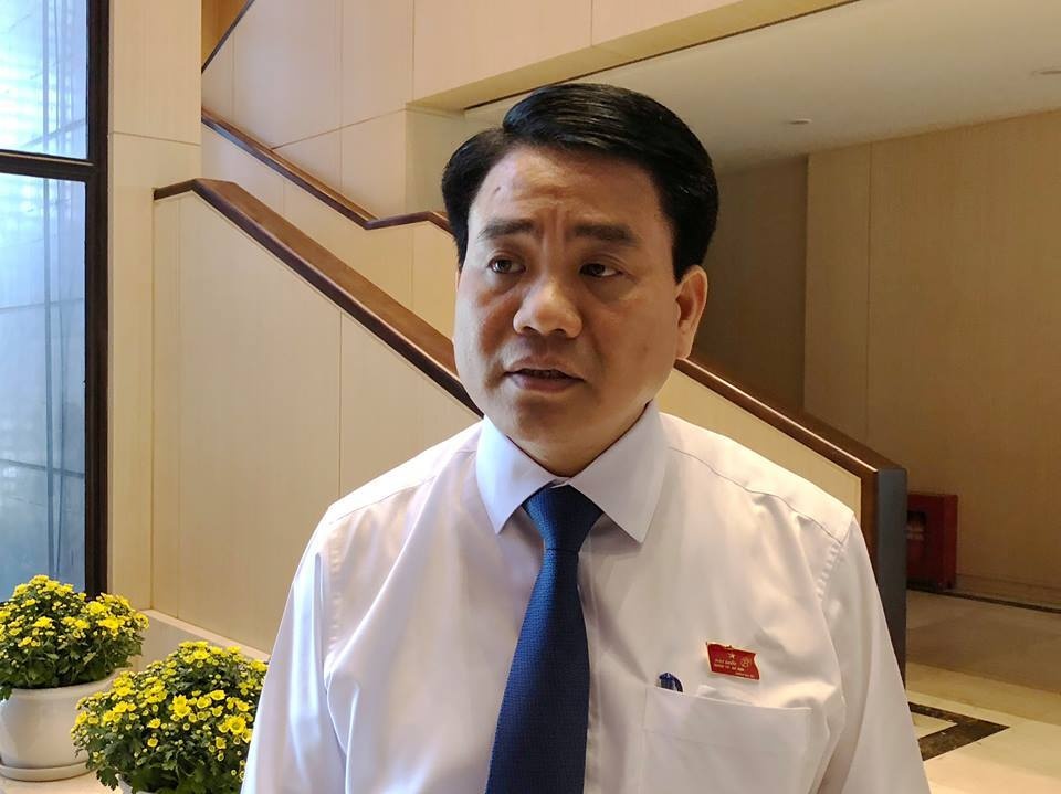 Cát tặc hoạt động cạnh tàu CSGT ảnh 2 Cat tac hoat dong canh tau CSGT anh 2