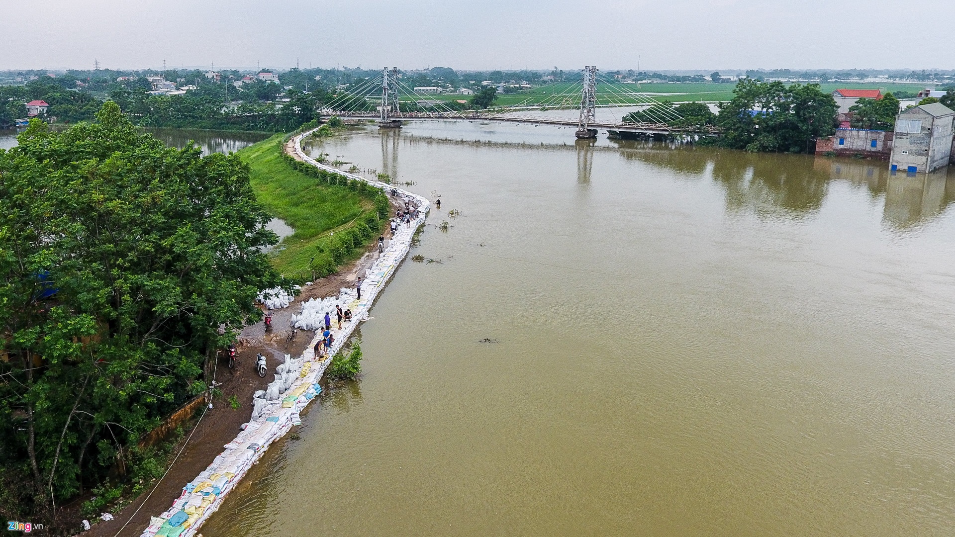 Ngập lụt ở ngoại thành Hà Nội ảnh 2 Ngap lut o ngoai thanh Ha Noi anh 2