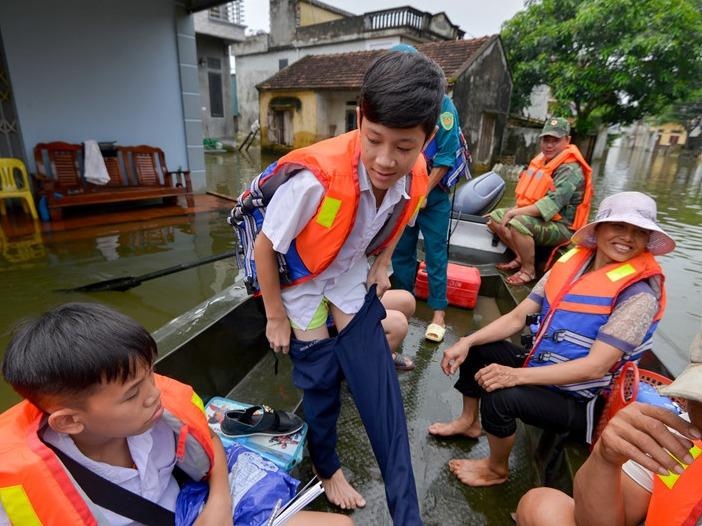 Gan 3.200 ho dan ngoai thanh Ha Noi thoat ngap lut sau nua thang hinh anh