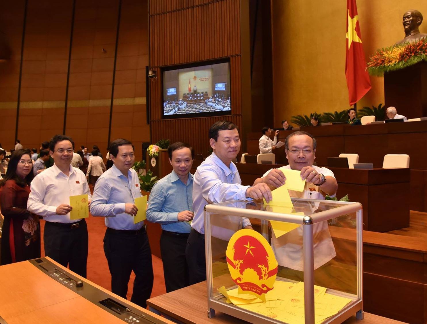 Tong bi thu giu chuc Chu tich nuoc anh 3