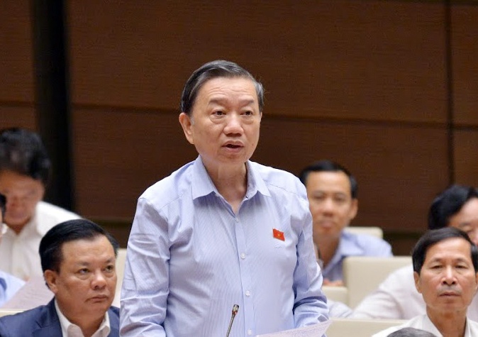 Bo truong Cong an noi ve viec xu ly nguoi xuc pham lanh dao tren mang hinh anh