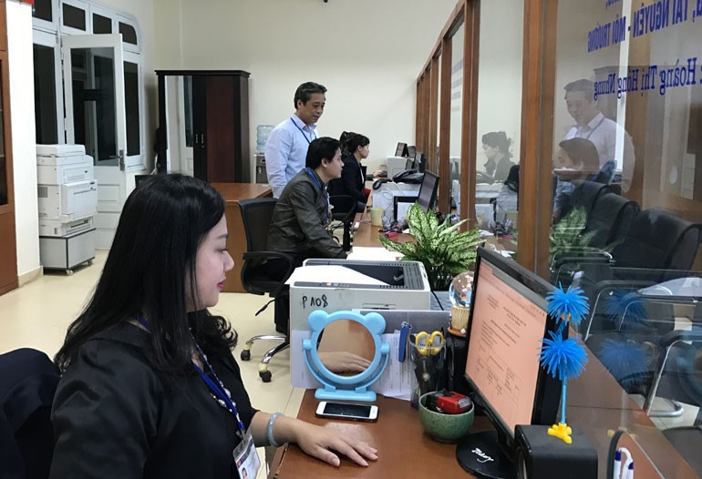 Cán bộ không được nịnh bợ sếp ảnh 2 Can bo khong duoc ninh bo sep anh 2