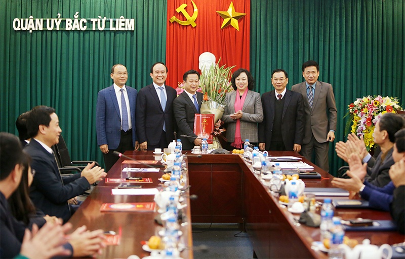 Chu tich quan Bac Tu Liem anh 1