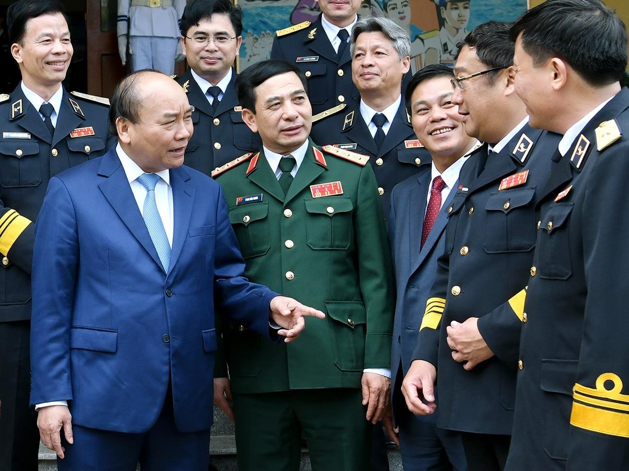 Thu tuong kiem tra cong tac san sang chien dau tai Quan chung Hai quan hinh anh