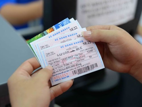 Website gia bung no, nang gia ve tau cuoi nam tang den 30% hinh anh