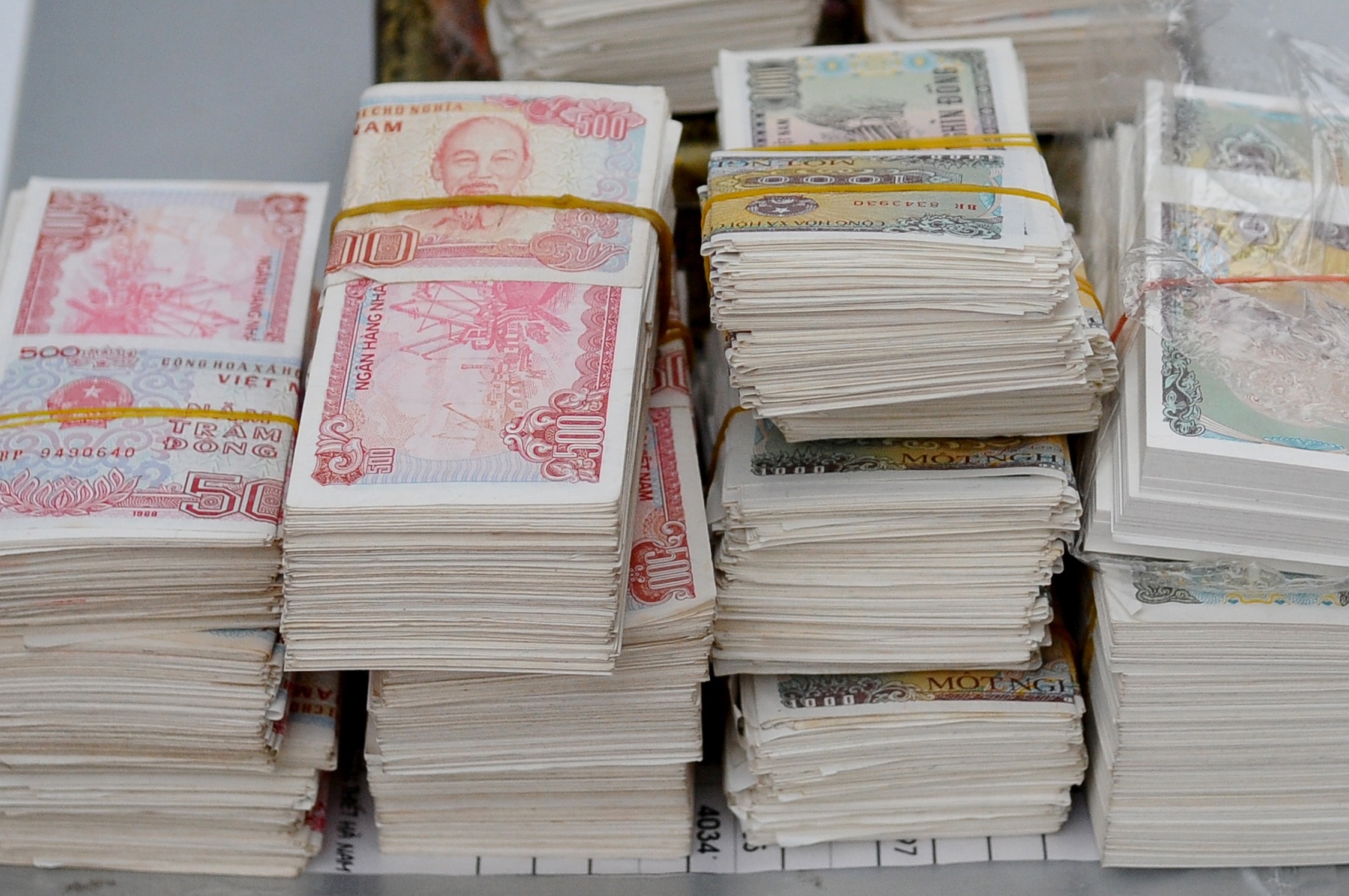 Se khong chi tien menh gia duoi 5.000 dong nguyen seri hinh anh