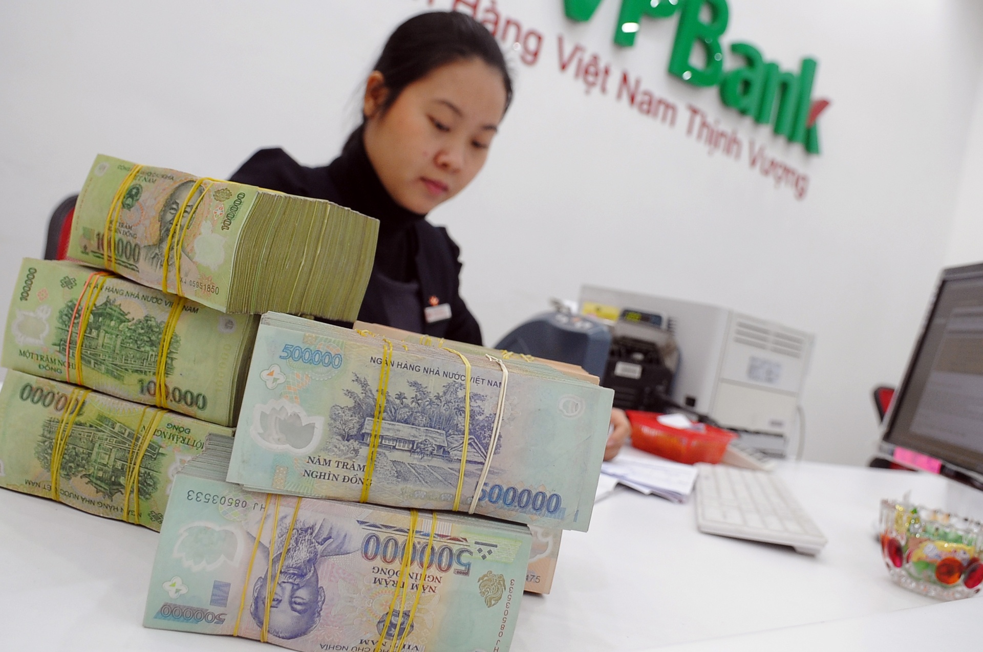 Truoc Tet, gui tien ngan hang nao loi nhat? hinh anh