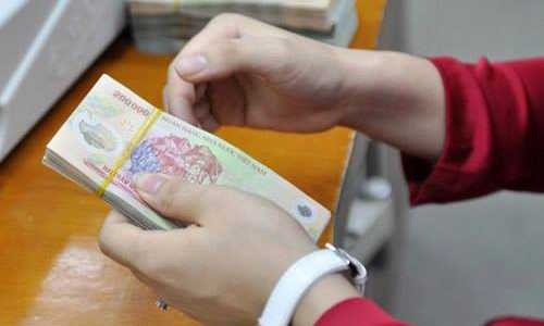 Khach to gan 9 ty gui trong ngan hang 'khong canh ma bay' hinh anh