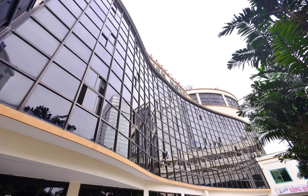 Sau 1 nam thau tom, khach san nghin ty cua bau Thuy van chua het lo hinh anh