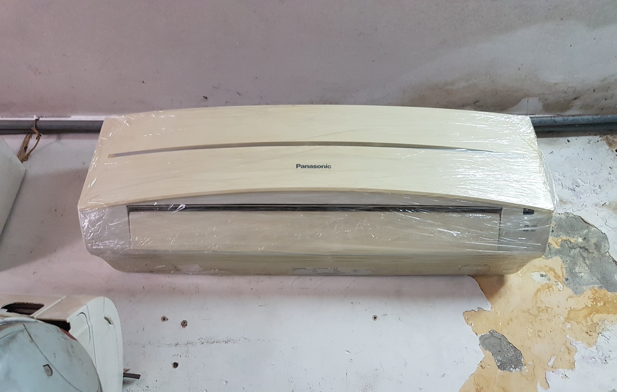 Ha Noi nong 40 do C: Dieu hoa cu gia 2-3 trieu dong 'dat nhu tom tuoi' hinh anh