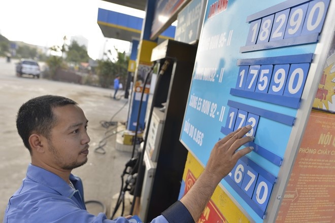 Petrolimex ngung ban xang RON 92 tu nam 2018 hinh anh