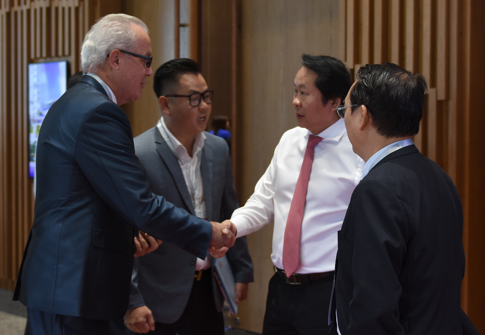 thu tuong lam viec tai dien dan dau tu da nang anh 8