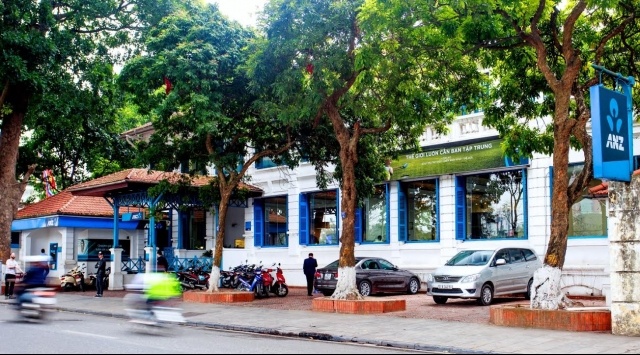 ‘Ban minh’ cho Shinhan, ANZ Viet Nam dua khuyen cao voi khach hinh anh