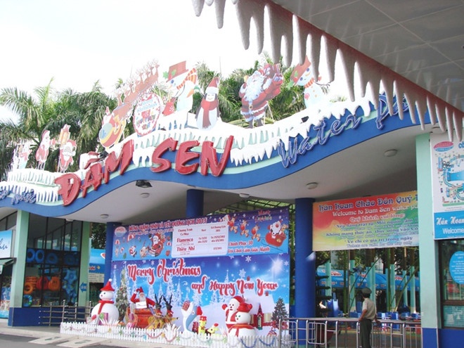 Cong vien nuoc Dam Sen thoat lo nho dau tu chung khoan hinh anh