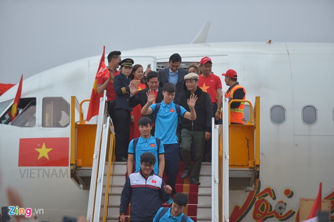 CEO Vietjet noi vu bikini tren may bay cho U23 do nguoi mau tu y hinh anh