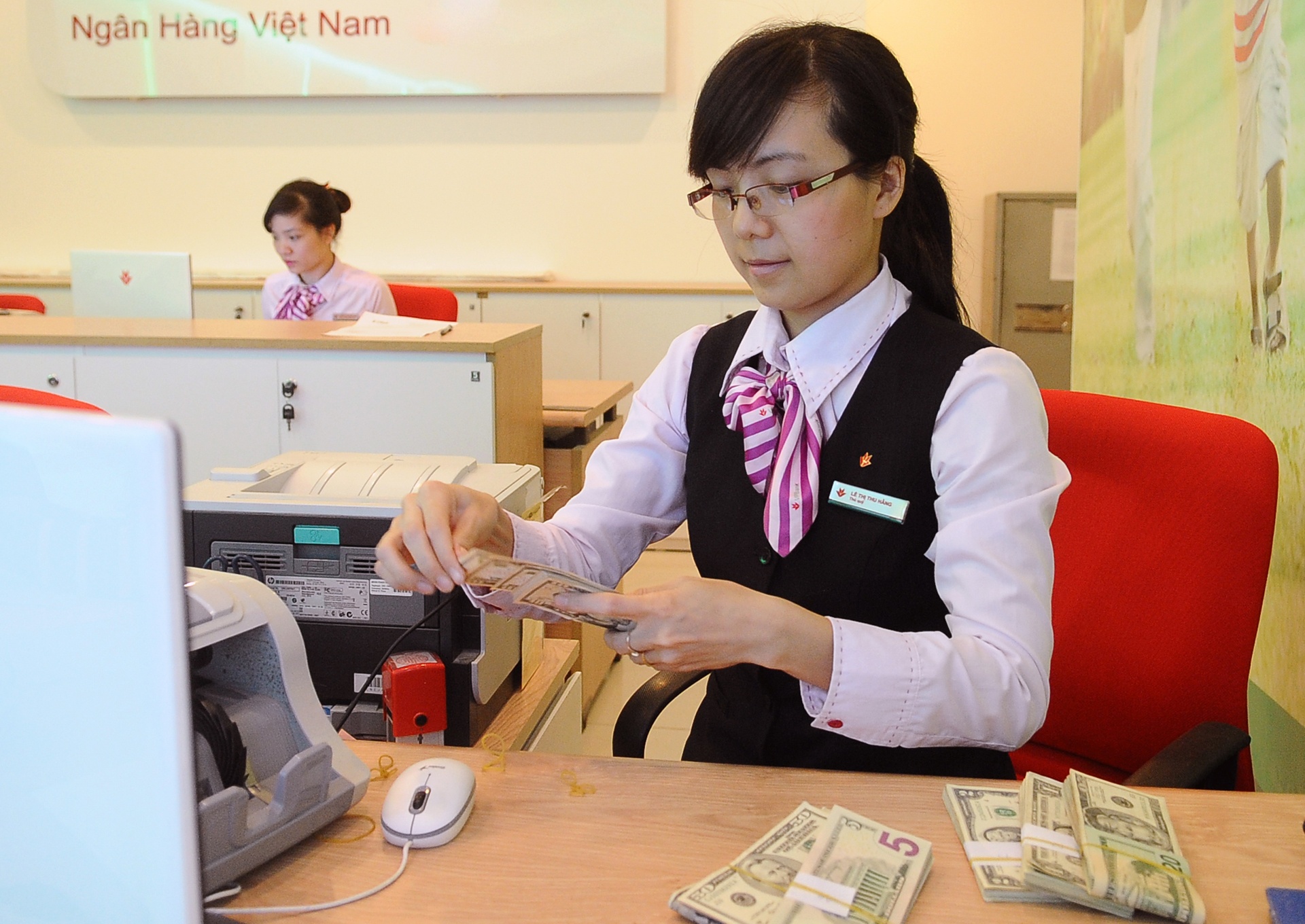 Ngan hang nao co nhieu nhan vien nghi viec nhat nam qua? hinh anh